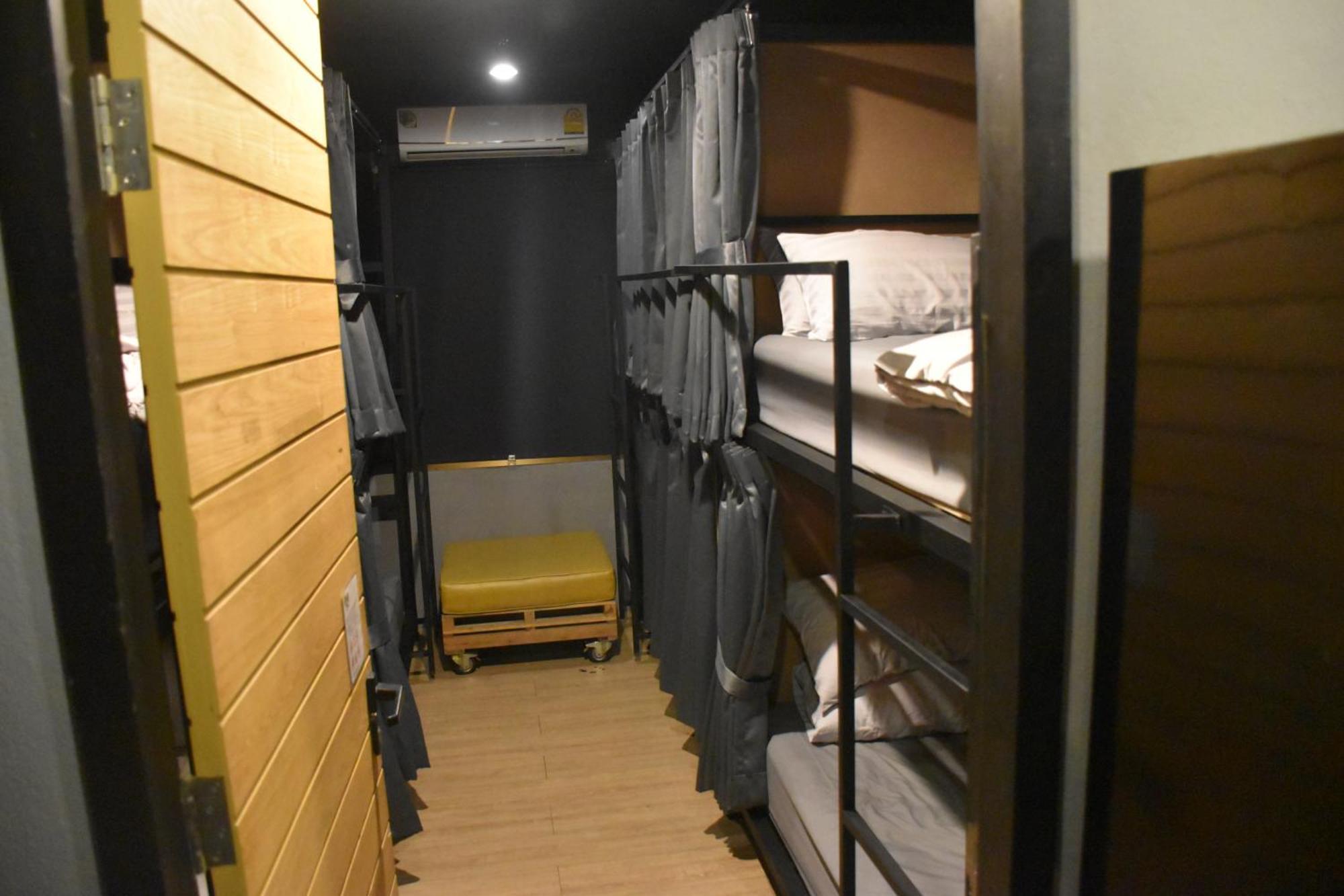 Stay At Pan Hostel Bangkok Exterior photo
