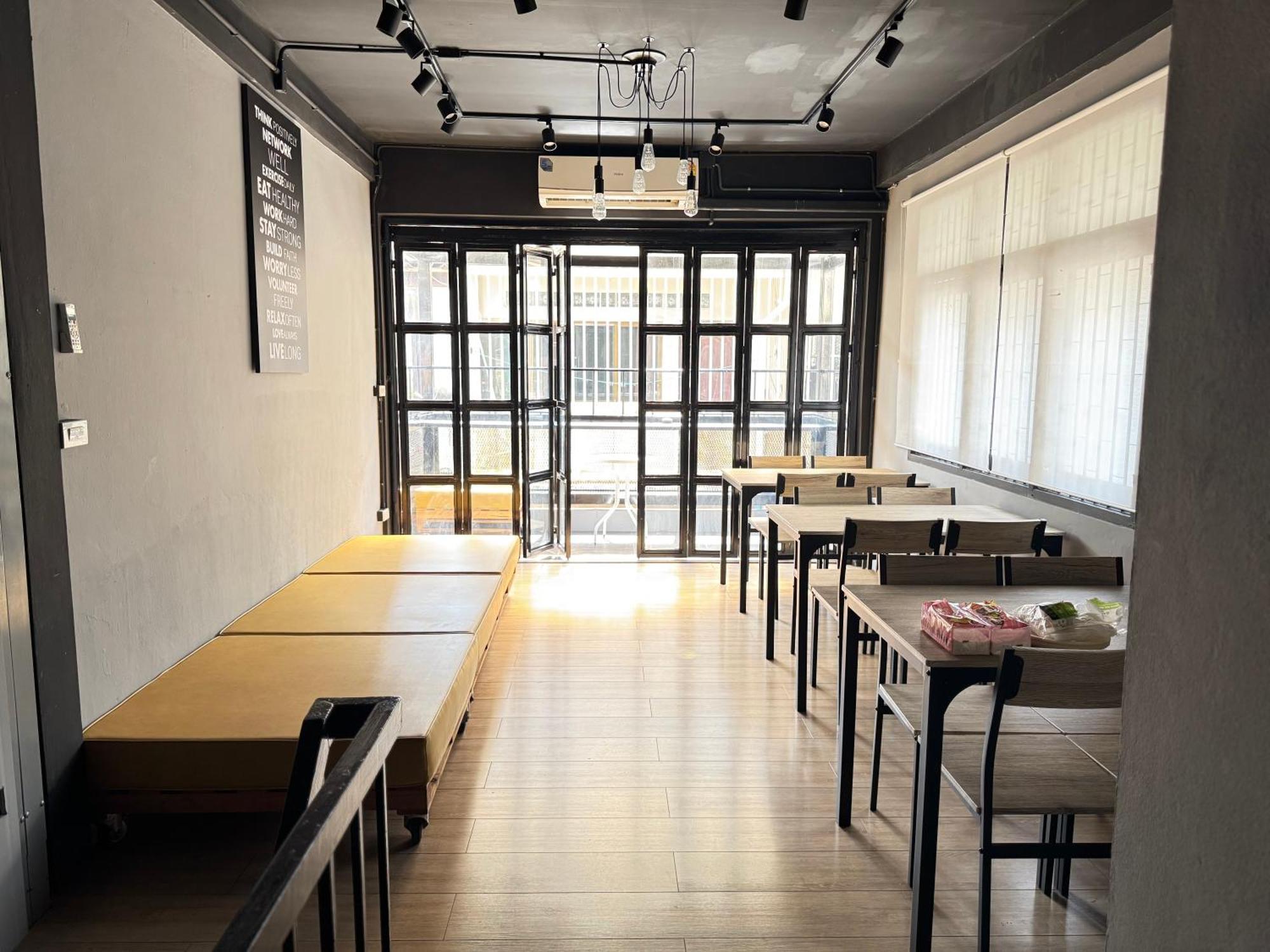 Stay At Pan Hostel Bangkok Exterior photo