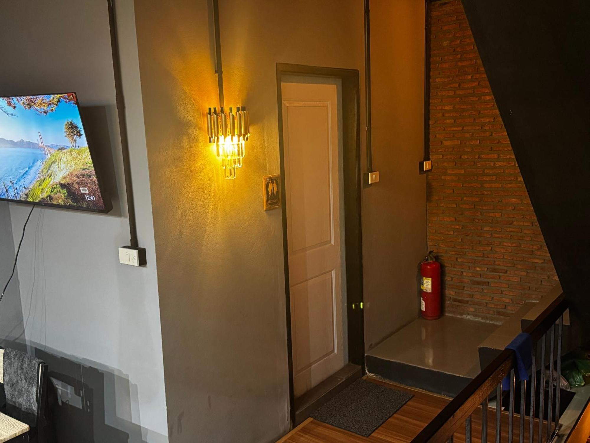 Stay At Pan Hostel Bangkok Exterior photo