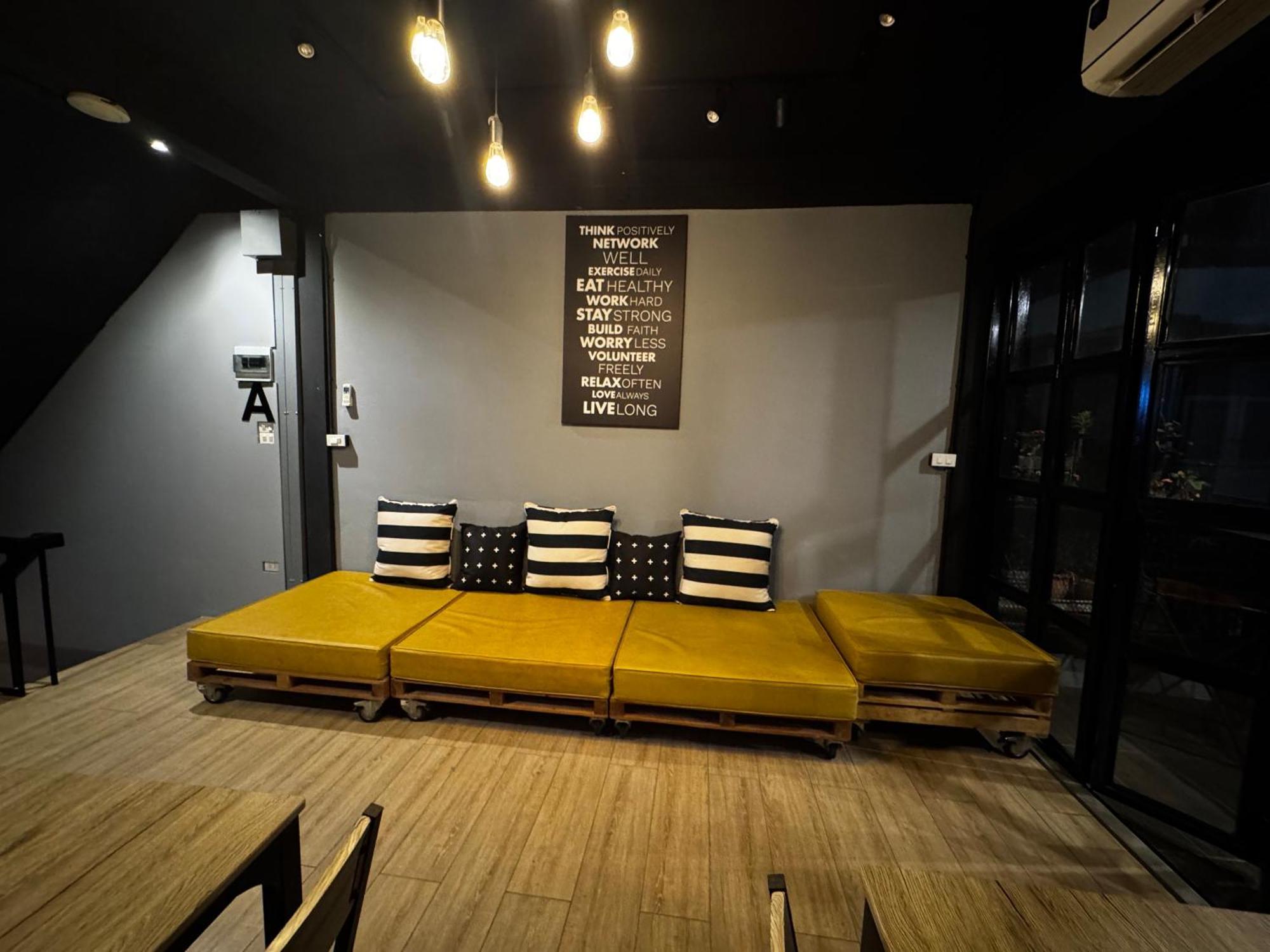 Stay At Pan Hostel Bangkok Exterior photo
